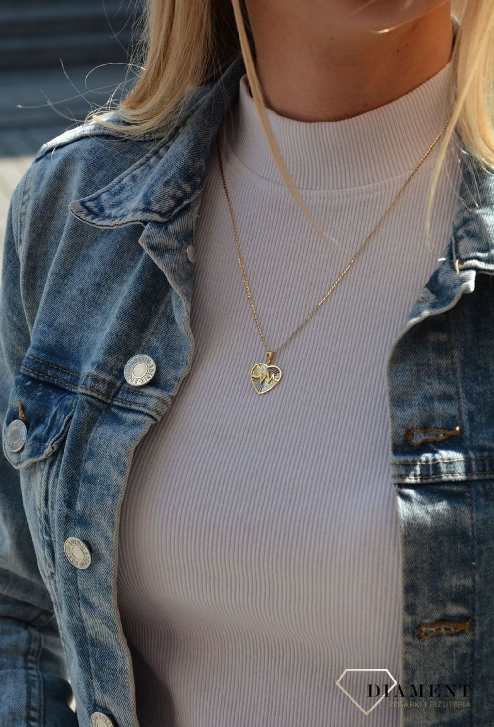 Złota zawieszka w kształcie serca ze znakiem linii życia to idealny prezent dla ukochanej. Możliwy grawer za 0zł. Zapraszamy!.jpg